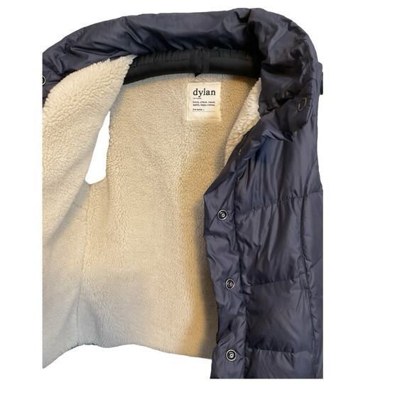 Dylan Puffer Vest Women's Sz M Navy Blue Sherpa Lined Down Zipped Pockets Snap - Picture 7 of 8